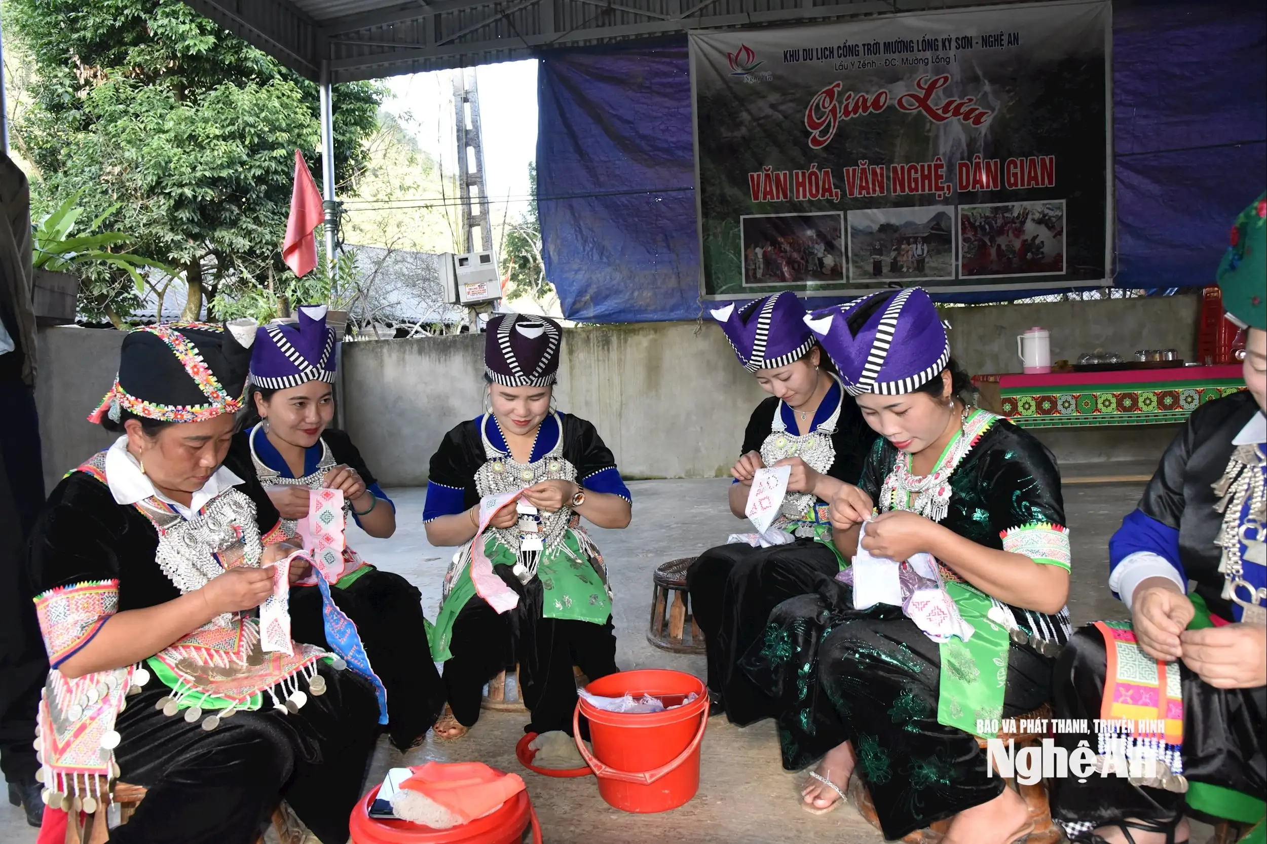 Cơ hội để thổ cẩm Nghệ An vươn xa