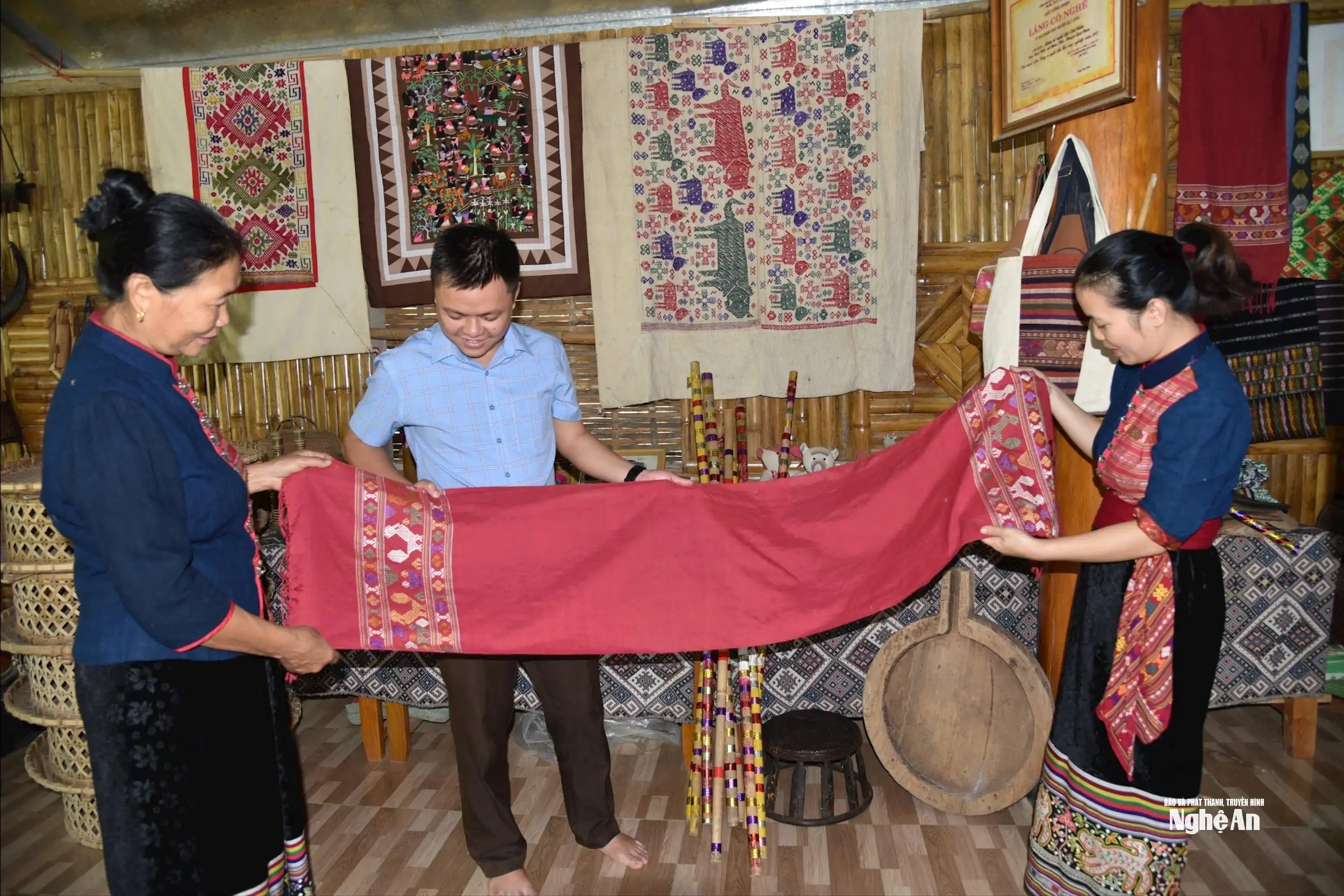 Cơ hội để thổ cẩm Nghệ An vươn xa