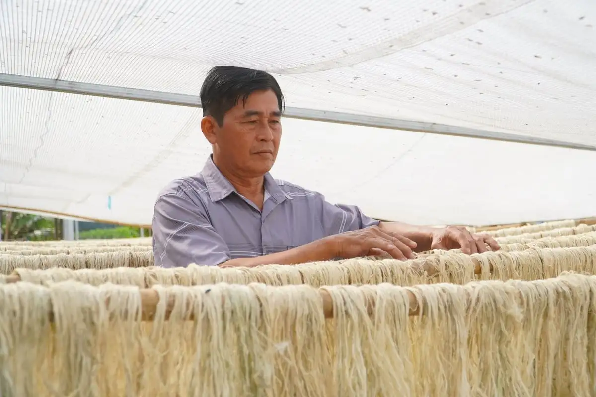 Ép lá khóm tạo sợi, tăng nguồn thu, tạo việc làm