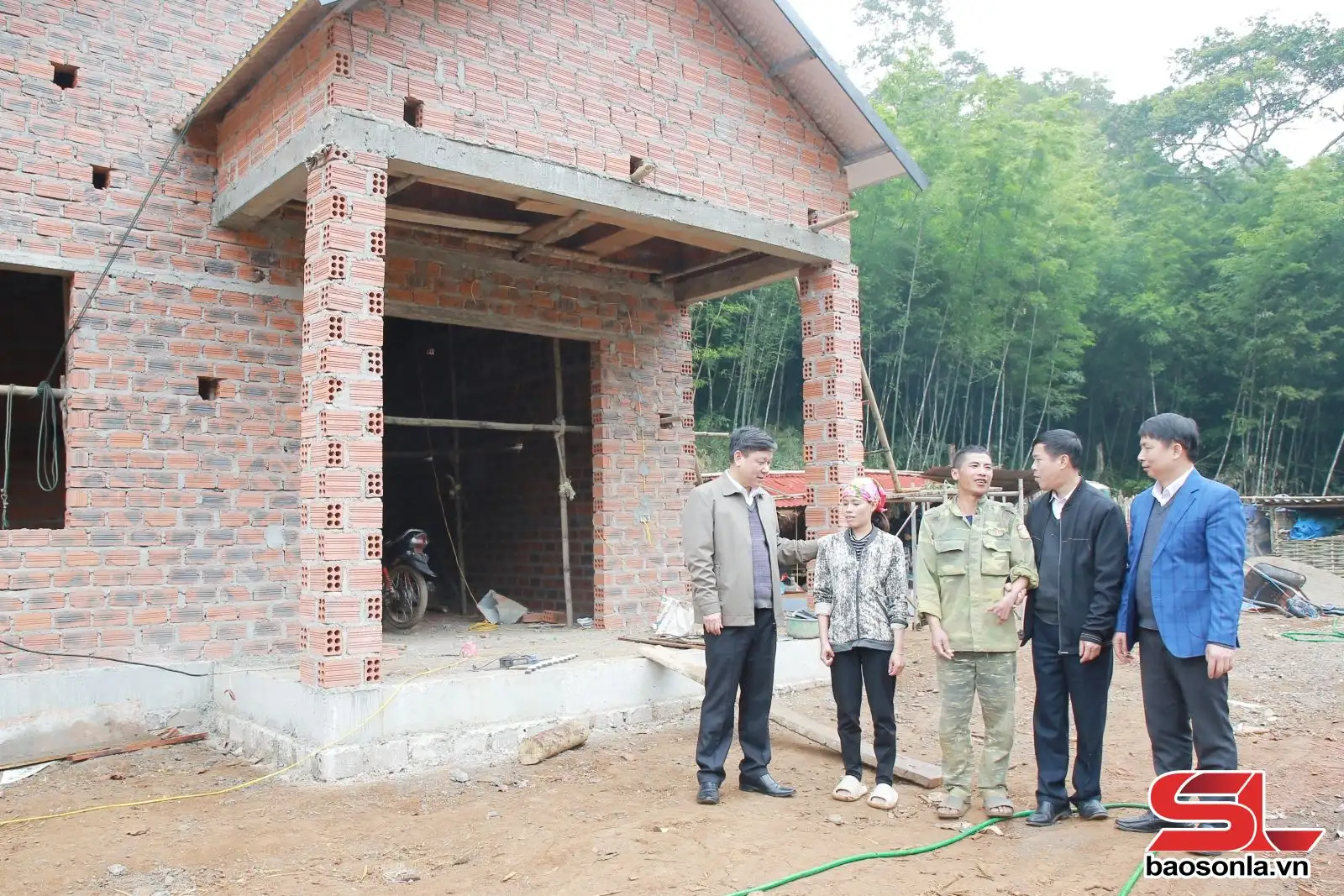 Hỗ trợ nhân dân phát triển kinh tế, xóa đói, giảm nghèo