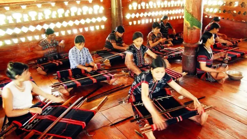 Lấy sinh kế làm gốc để giảm nghèo