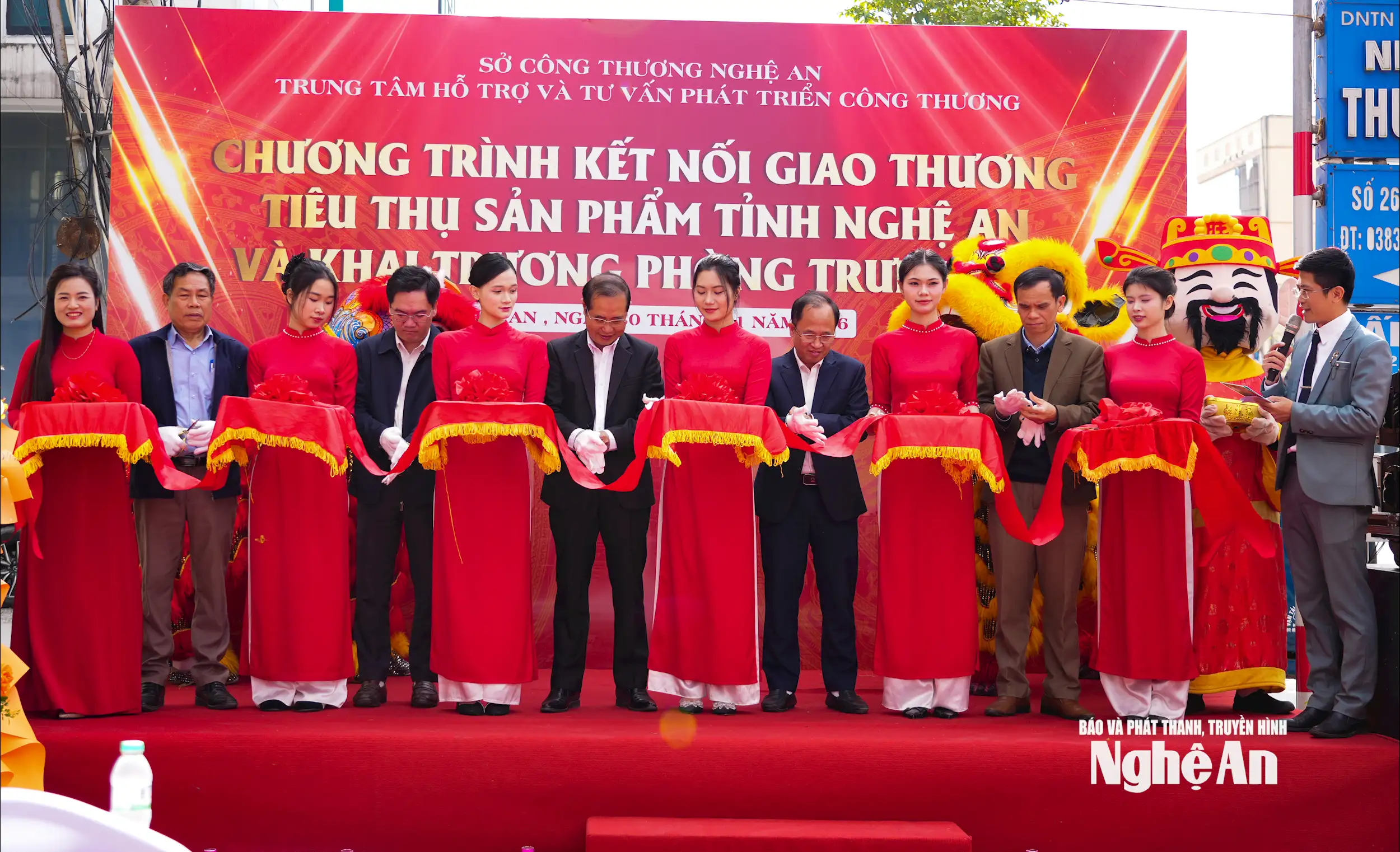 Nghệ An khai trương showroom OCOP lớn nhất tỉnh