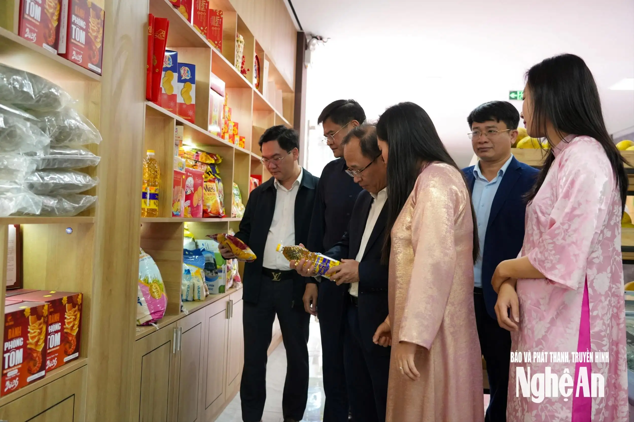 Nghệ An khai trương showroom OCOP lớn nhất tỉnh