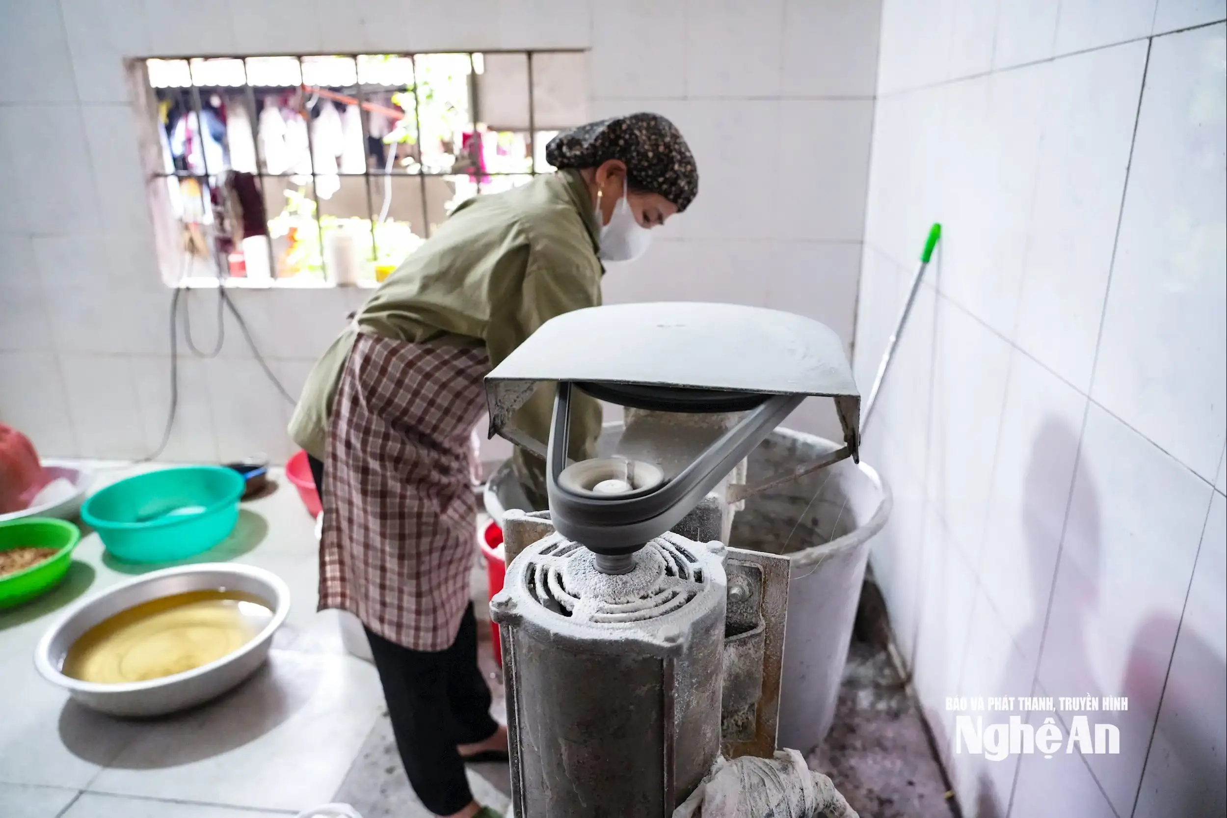 Người đưa nghề bánh nướng về làng, mở lối sinh kế nông thôn mới ở Văn Hiến