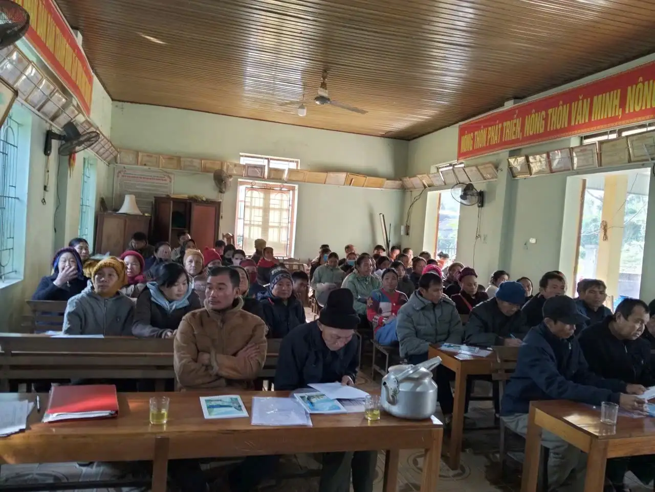 TẬP HUẤN KỸ THUẬT CHĂN NUÔI GÀ ĐỊA PHƯƠNG THƯƠNG PHẨM TẠI XÃ MẬU THẠCH