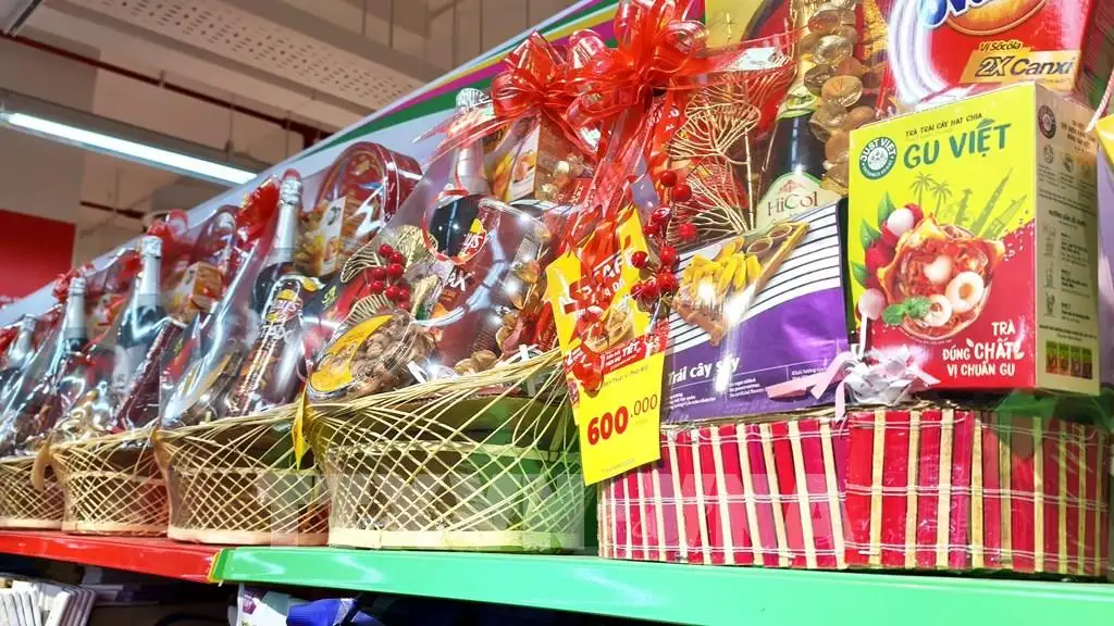 Sôi động thị trường giỏ quà Tết gắn với đặc sản OCOP