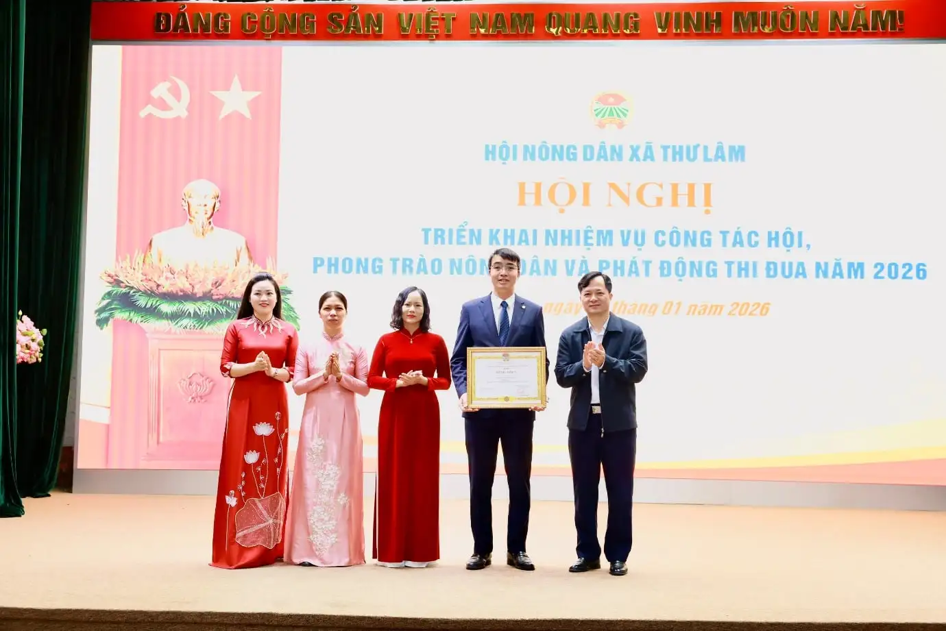 Xã Thư Lâm, TP Hà Nội (địa phận huyện Đông Anh), nông dân làm nông nghiệp công nghệ cao, sản phẩm sao OCOP