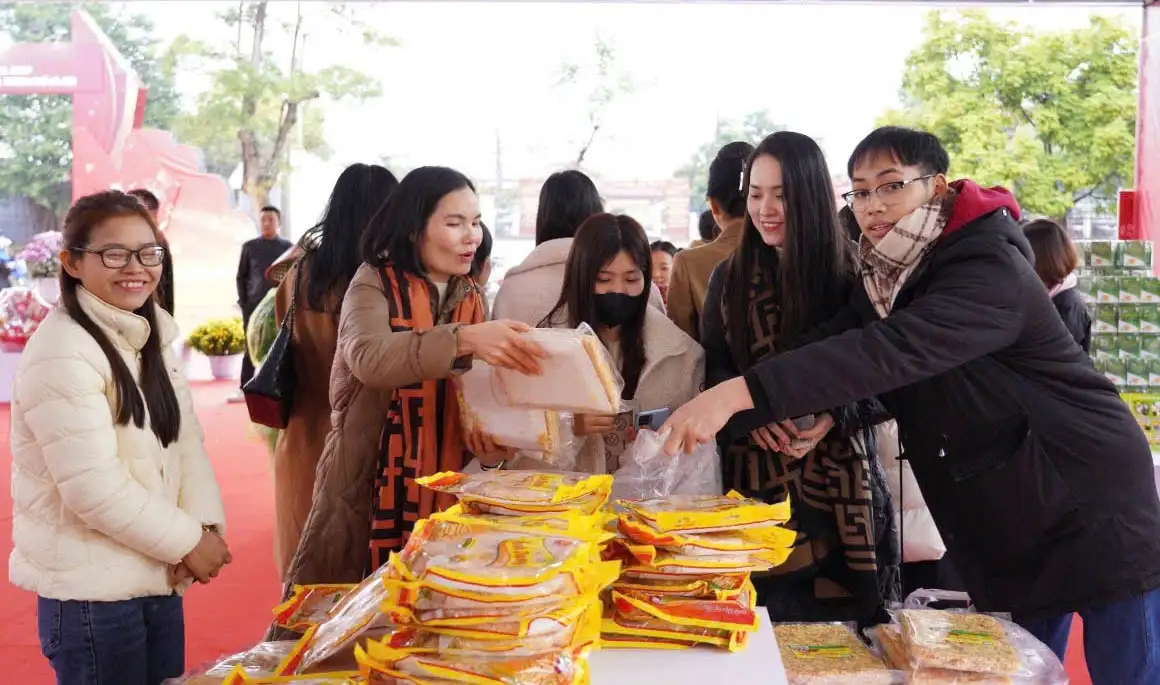 100 gian hàng quảng bá sản phẩm OCOP tiêu biểu phục vụ Tết tại Quang Minh