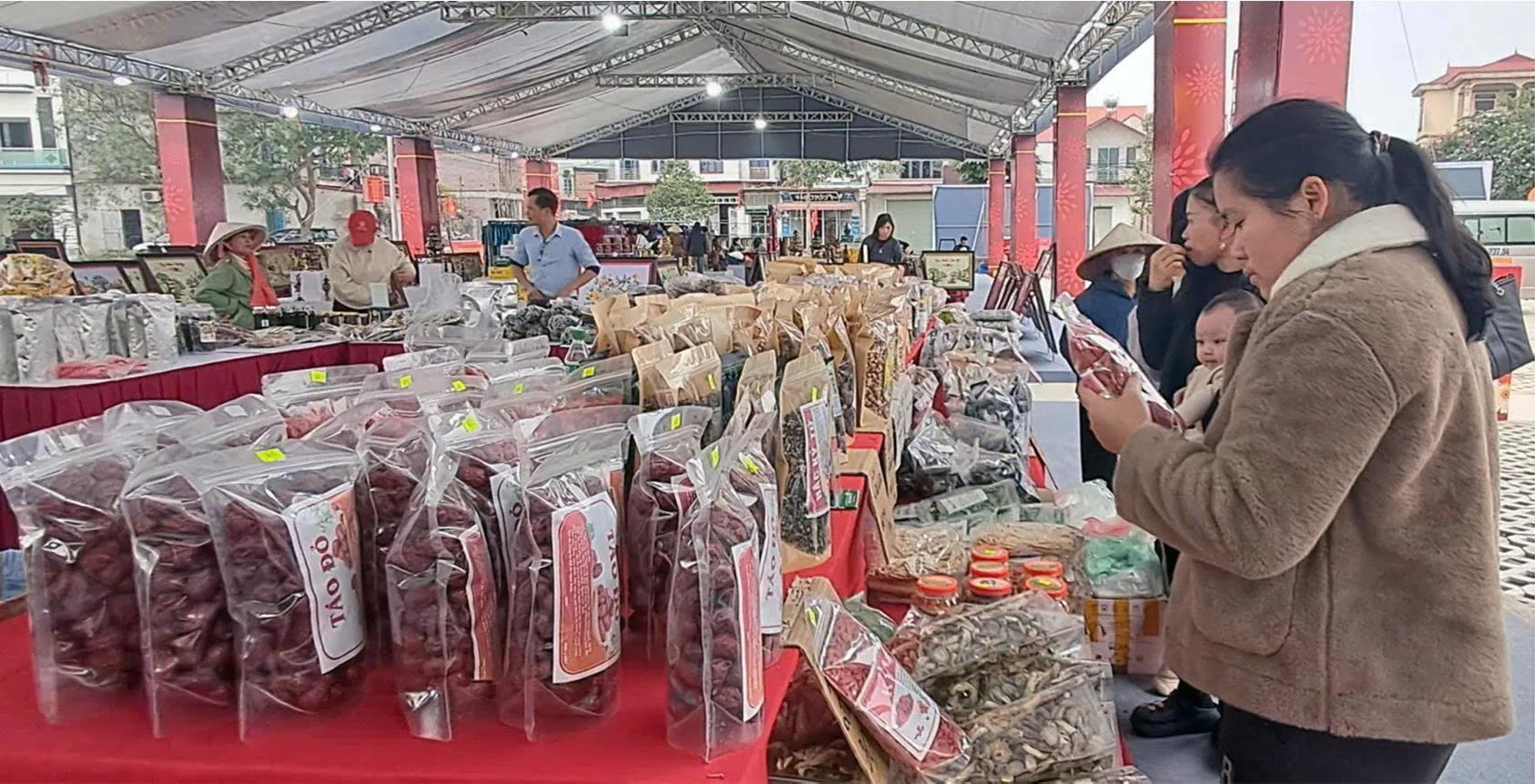 Đưa hàng Việt chất lượng cao về ngoại thành phục vụ Tết Bính Ngọ