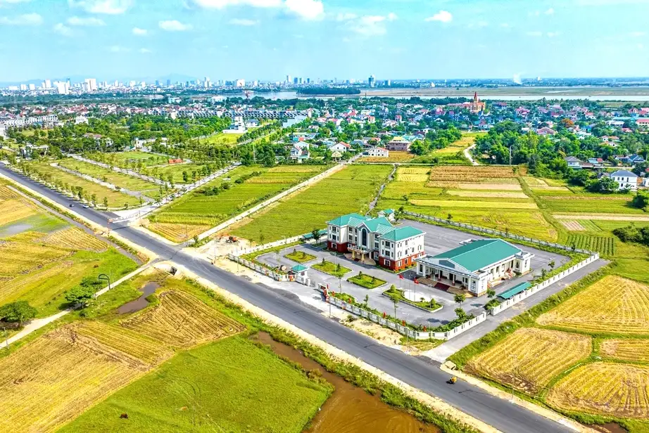 Hà Tĩnh: Đường quê rợp sắc hoa, đời sống người dân đổi thay nhờ xây dựng nông thôn mới