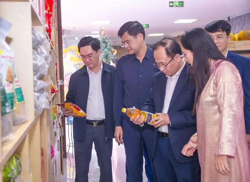 Nghệ An: Khai trương điểm trưng bày, giới thiệu sản phẩm OCOP lớn nhất tỉnh