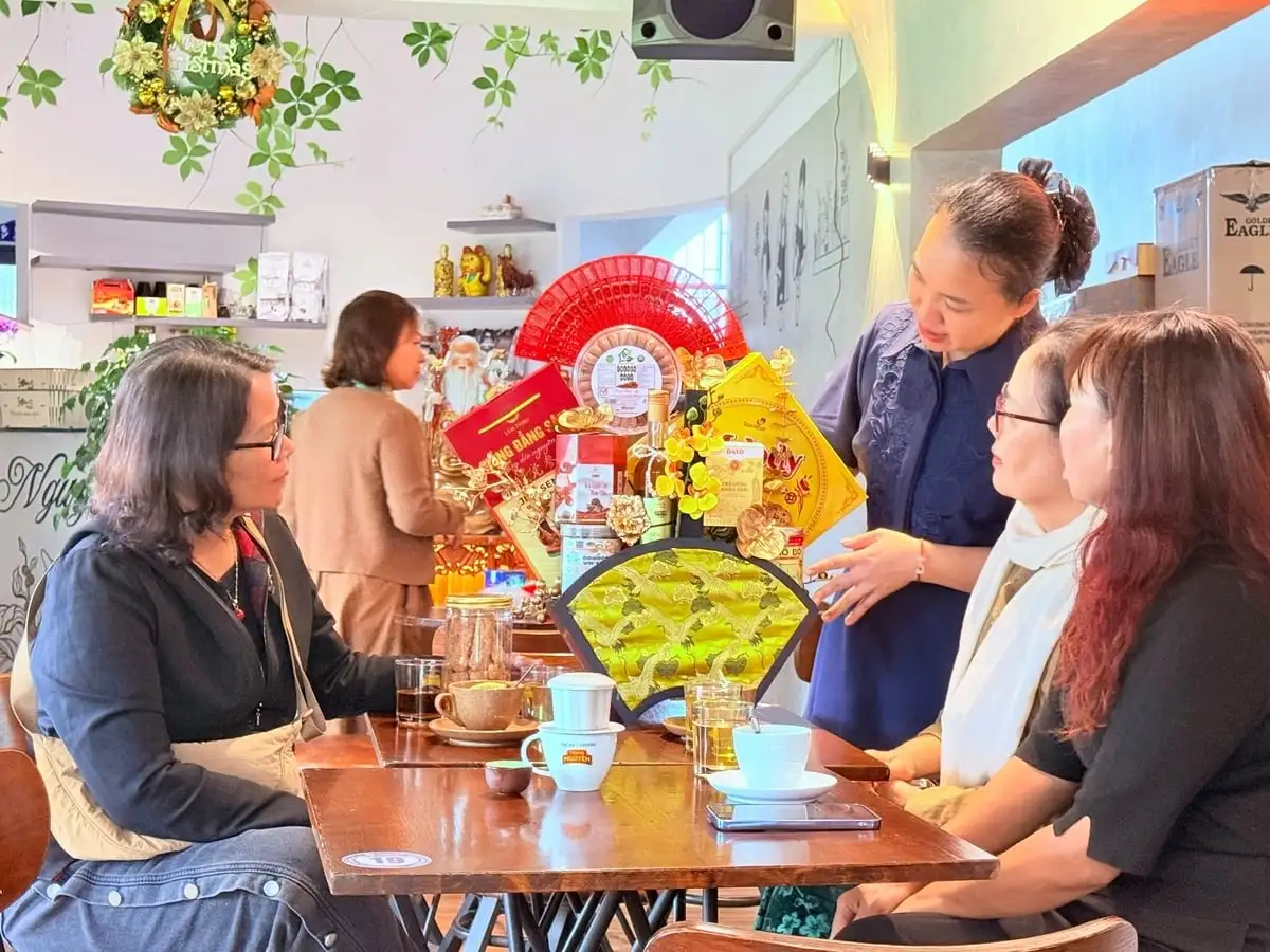 Sản phẩm OCOP dần chiếm lĩnh giỏ quà Tết