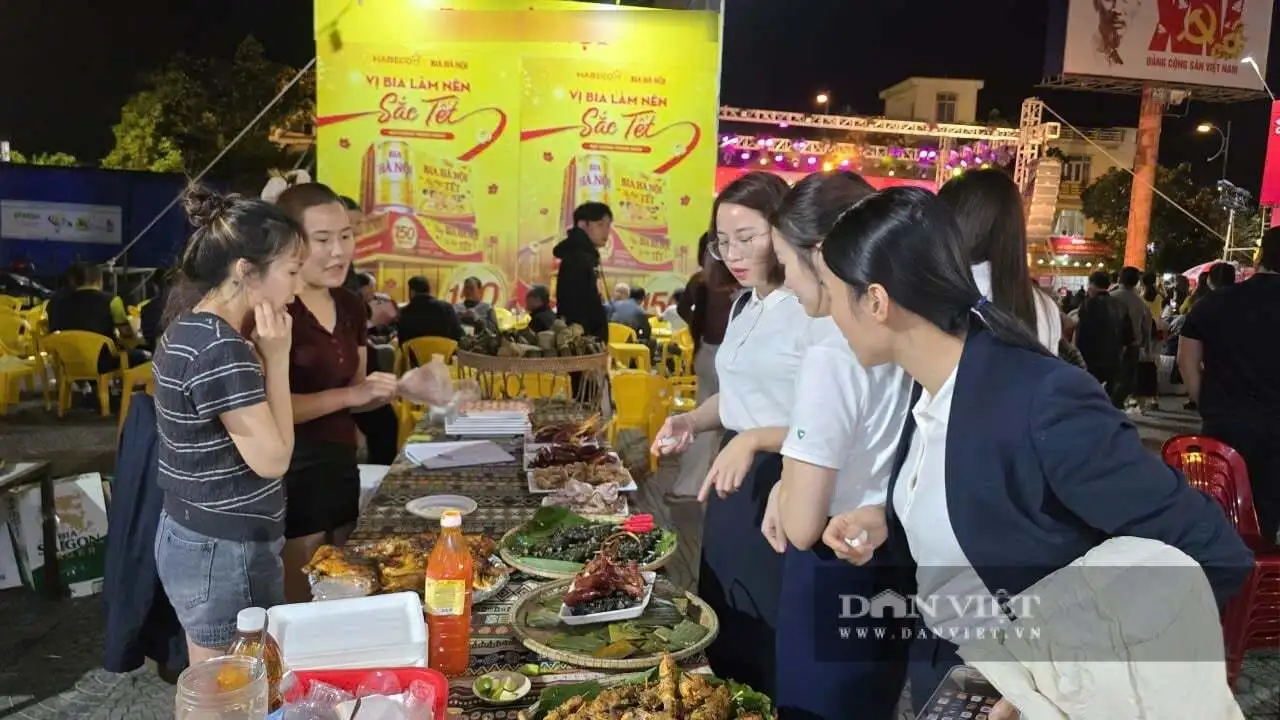 Tập trung tại một phường ở tỉnh Quảng Trị mua sắm sản phẩm OCOP phục vụ Tết Nguyên đán 2026