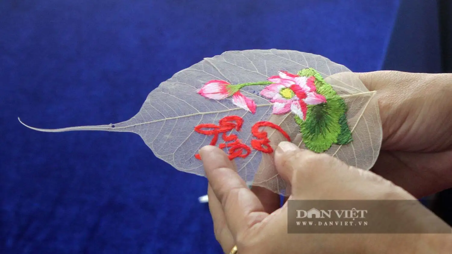 Thêu tranh trên lá bồ đề, người phụ nữ Đồng Nai đã có sản phẩm OCOP 3 sao