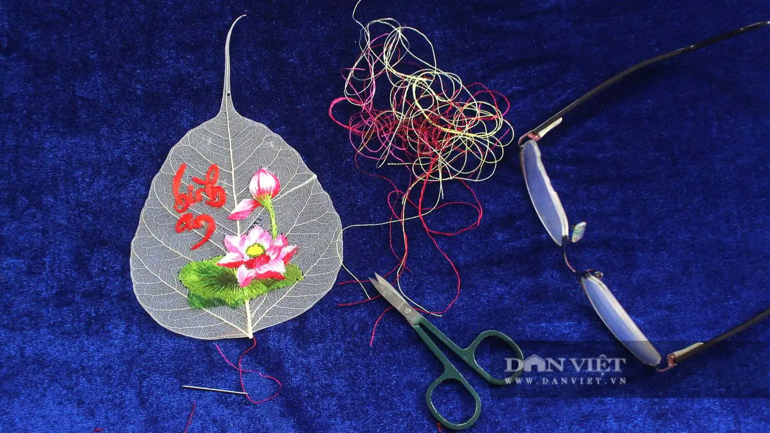 Thêu tranh trên lá bồ đề, người phụ nữ Đồng Nai đã có sản phẩm OCOP 3 sao