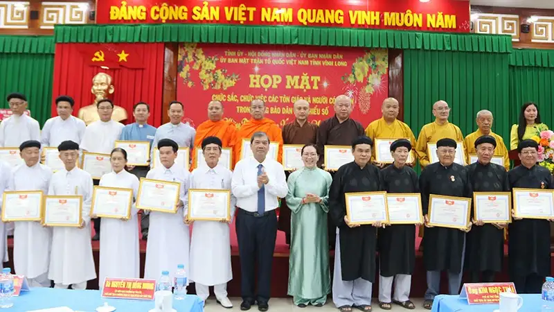 Vĩnh Long phát huy truyền thống đoàn kết xây dựng nông thôn mới, đô thị văn minh