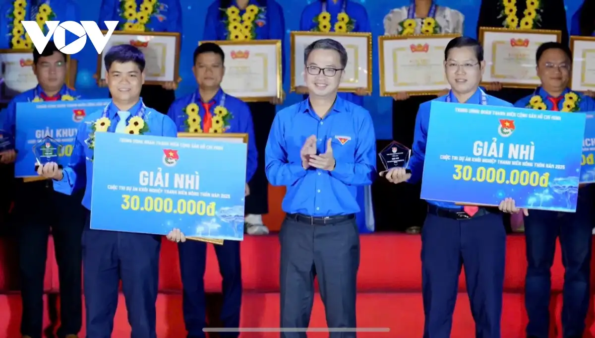 Bỏ phố về quê khởi nghiệp thành công từ cây nấm