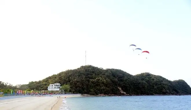 Đảo Đá Dựng – điểm du lịch sinh thái trên vịnh Bái Tử Long