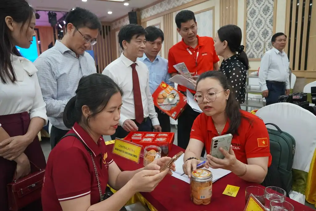 Doanh nghiệp, hợp tác xã của Hà Tĩnh kết nối đưa sản phẩm OCOP vào hệ thống siêu thị GO!