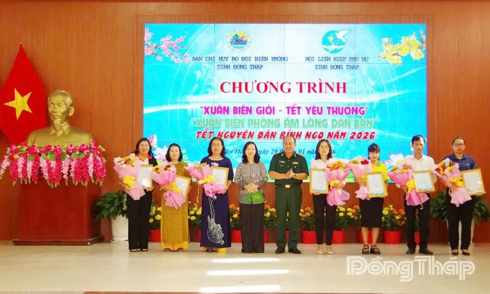 Đồng hành cùng phụ nữ biên cương