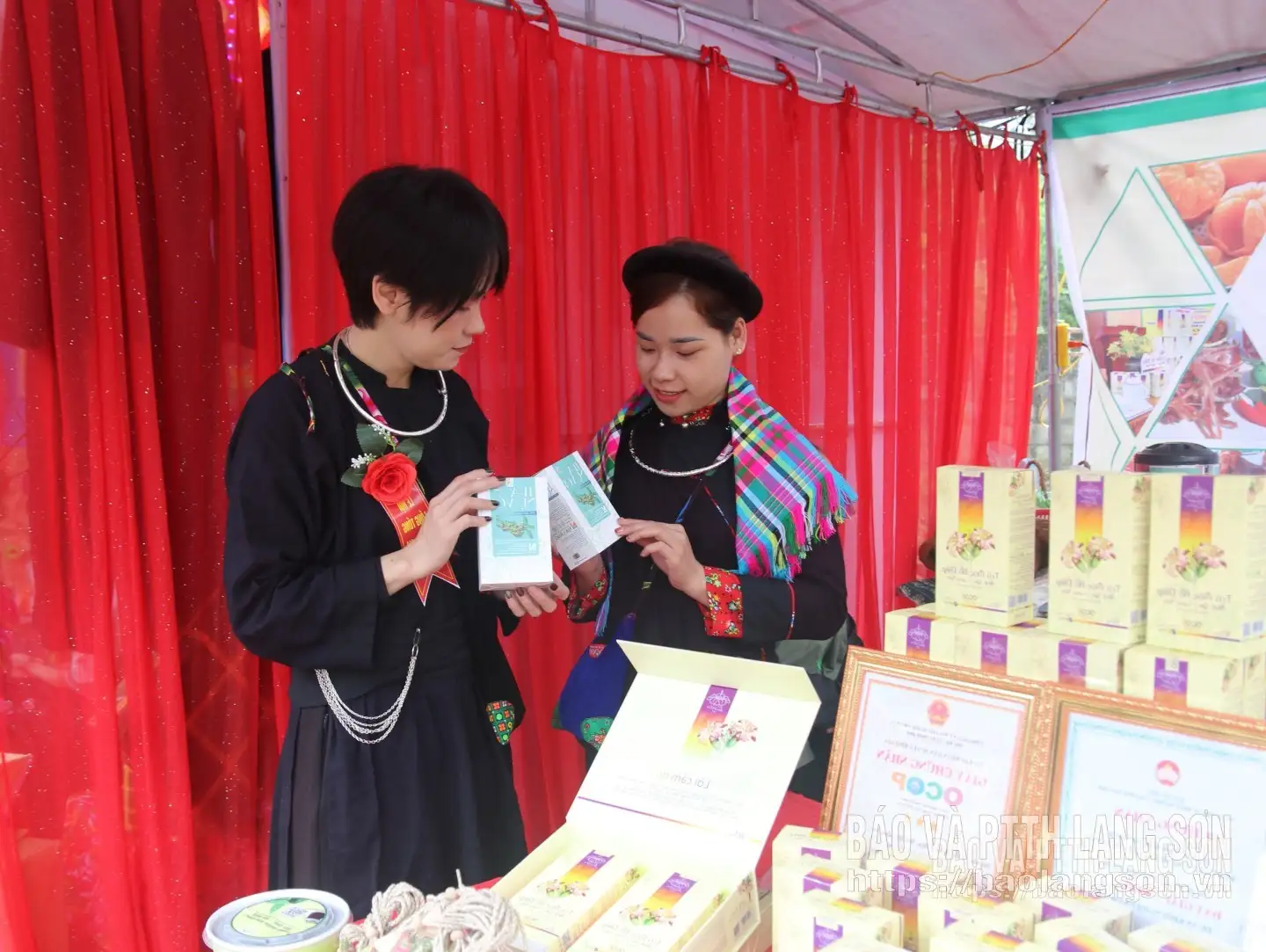 Hợp tác xã nông lâm nghiệp Nà Làng: Đa dạng các sản phẩm từ thảo mộc