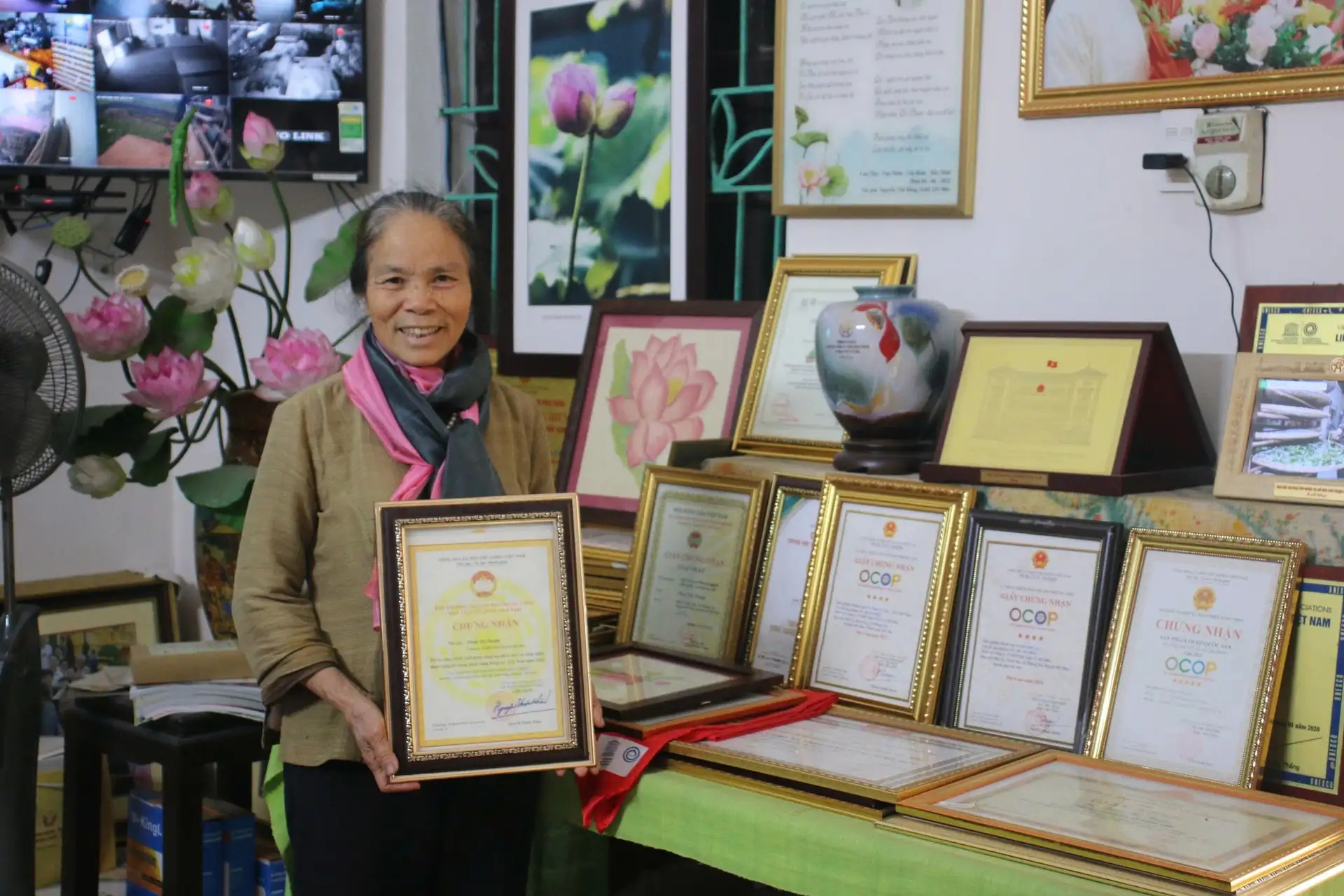 Khi con tằm trở thành “công nhân dệt lụa” ở Mỹ Đức