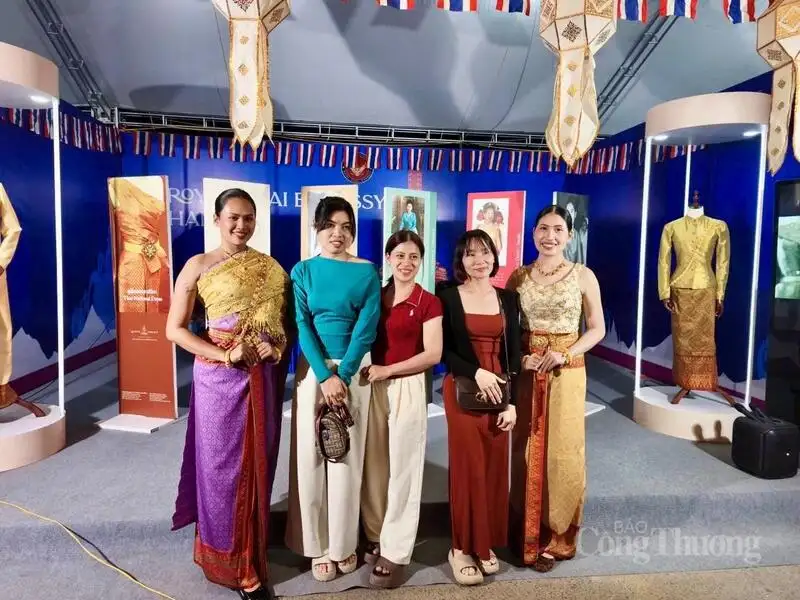 Không gian văn hóa, sản phẩm OCOP hút khách tại Lễ hội Hoa Ban