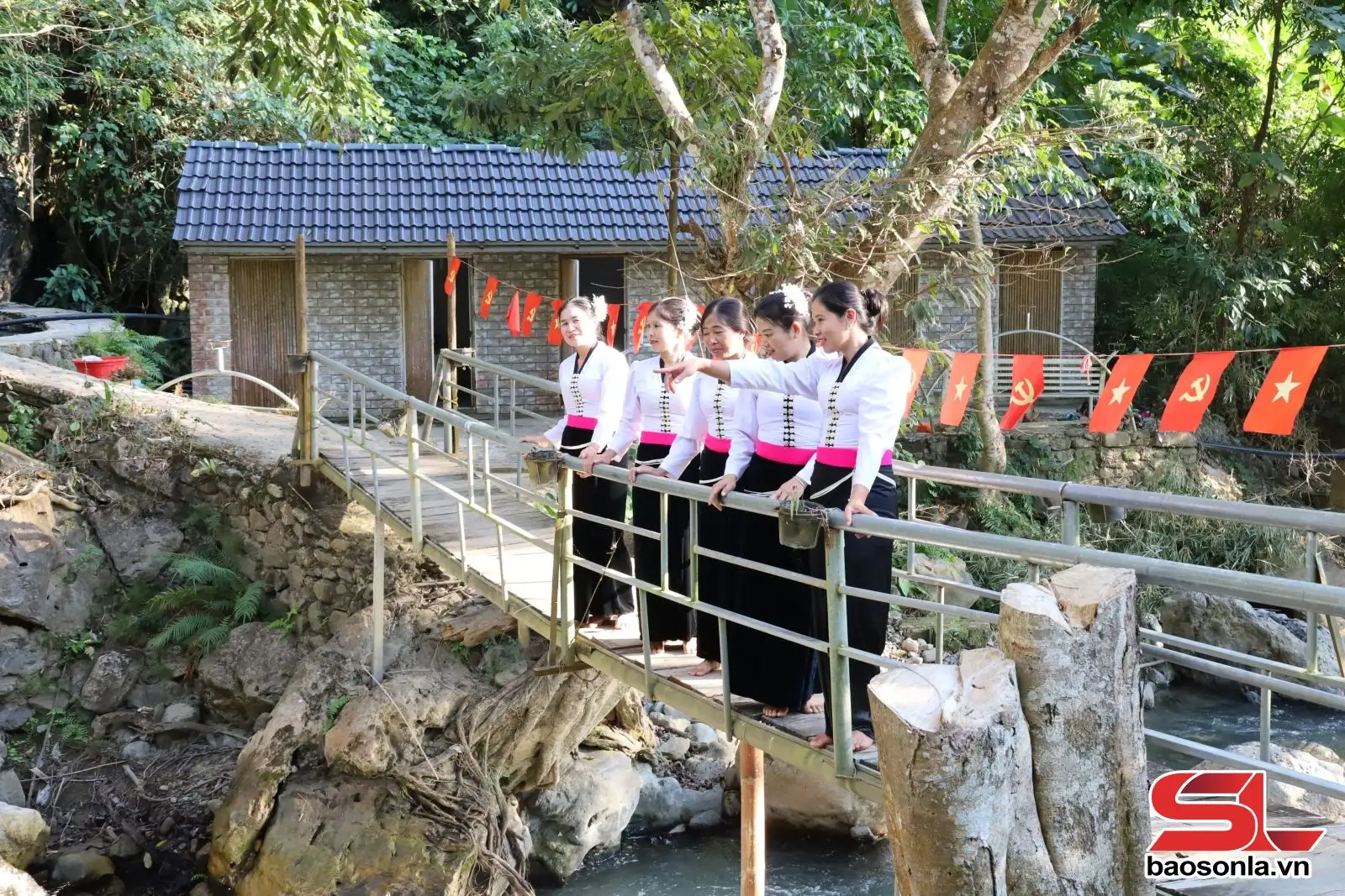 Phụ nữ Mường Chiên chung tay xây dựng NTM