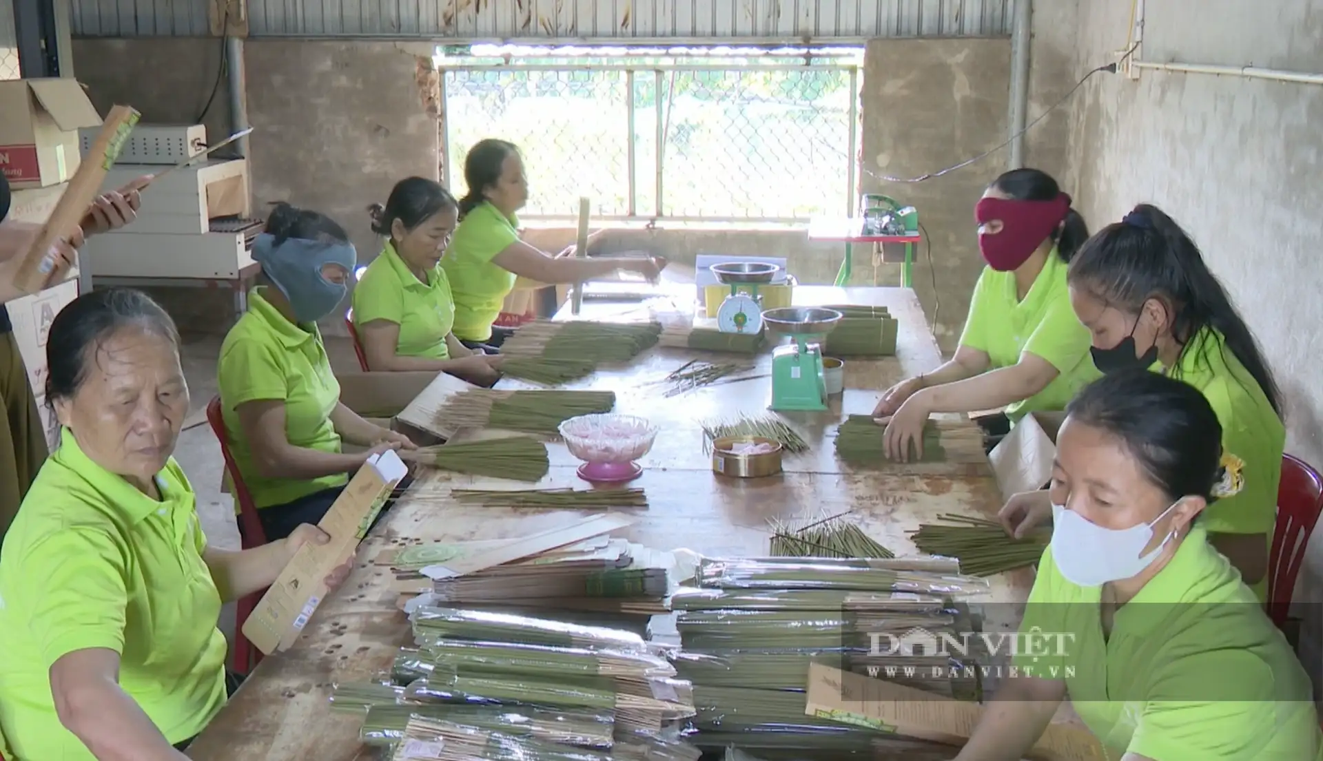 Sản phẩm đạt chuẩn 4 sao OCOP ở Hà Tĩnh, cầm chắc “tấm vé thông hành” ra “chợ quốc gia”