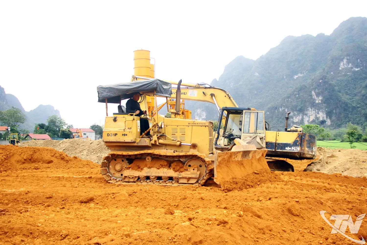 Tập trung phát triển kết cấu hạ tầng các xã khó khăn, đặc biệt khó khăn