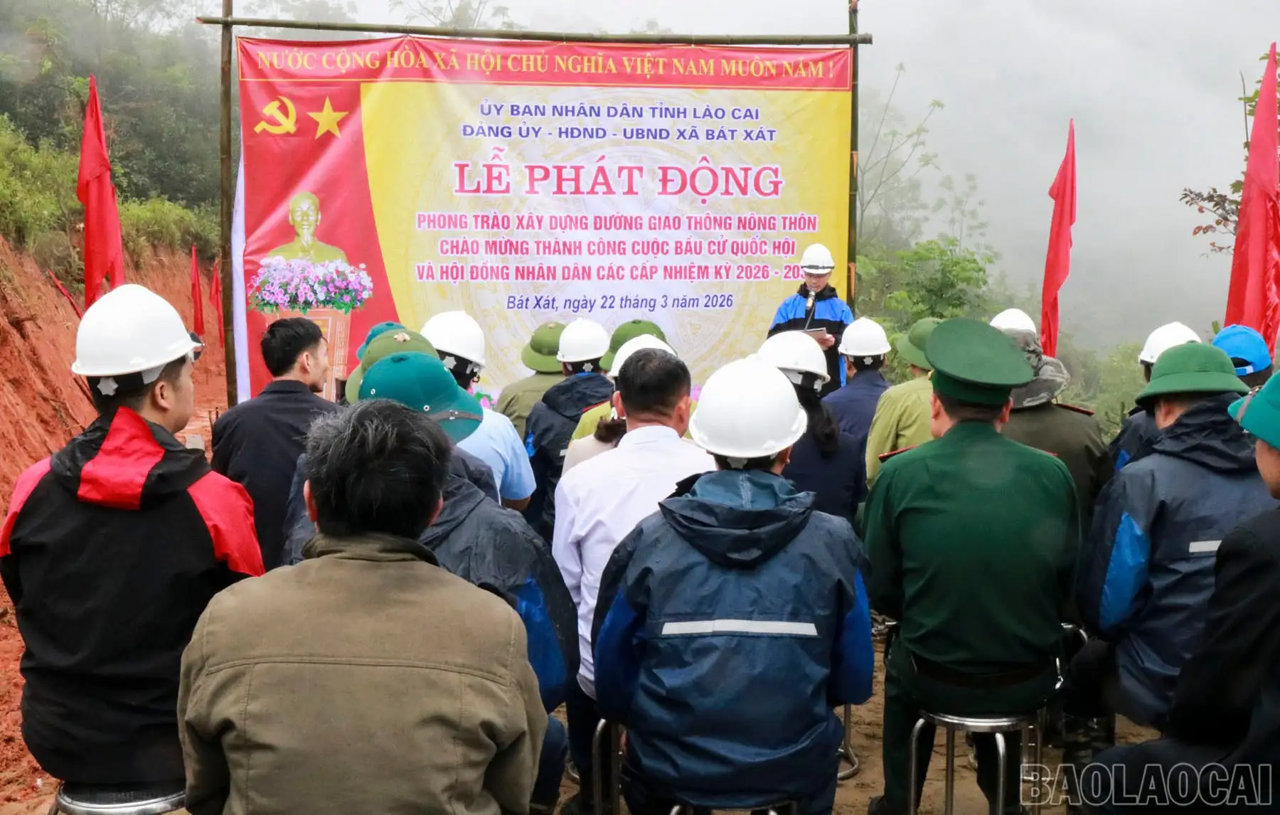 Xã Bát Xát và Bảo Thắng ra quân làm đường giao thông nông thôn