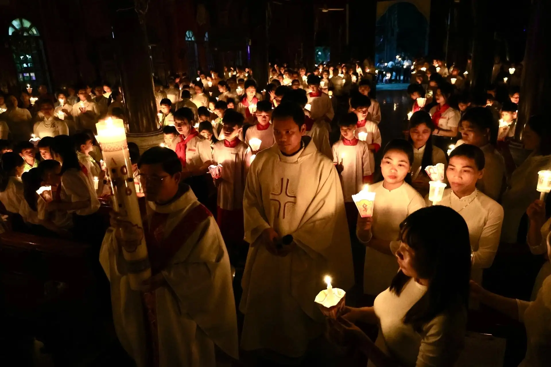 Bà con Giáo xứ Đồng Bình: Mừng lễ Phục sinh, chung tay xây dựng nông thôn mới