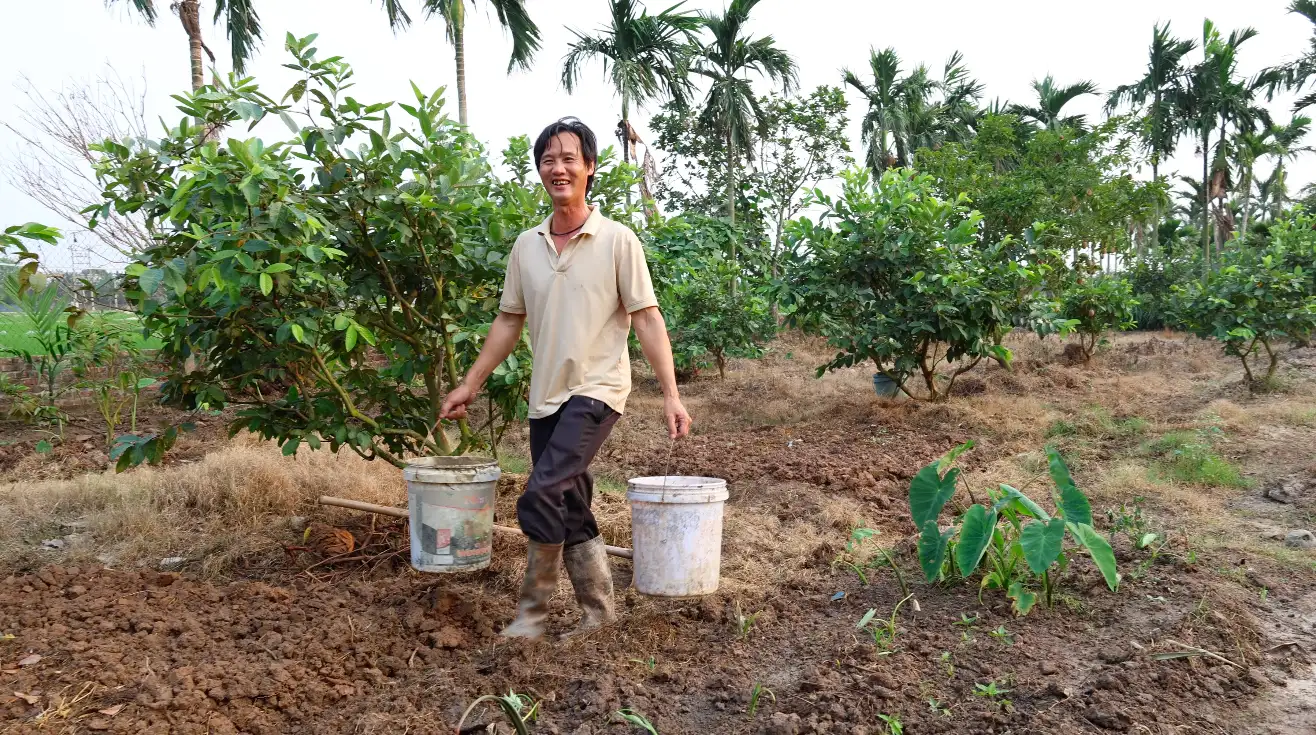 Bà con Giáo xứ Đồng Bình: Mừng lễ Phục sinh, chung tay xây dựng nông thôn mới