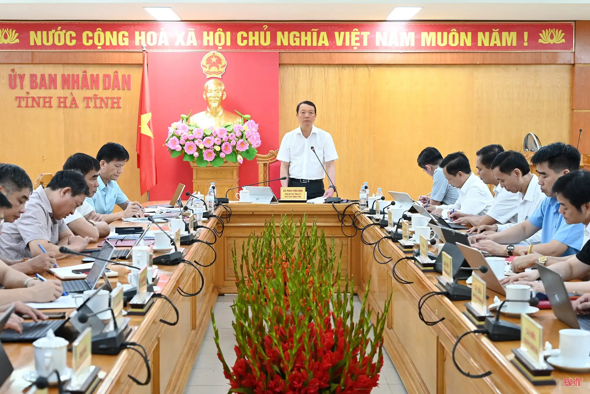 Chủ tịch UBND tỉnh: Nghiên cứu xây dựng thí điểm mô hình xã nông thôn mới thông minh