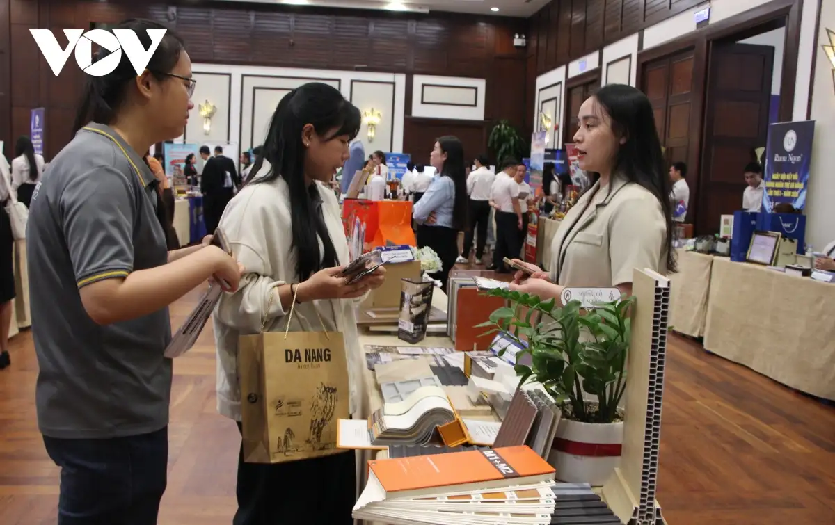 Ngày hội kết nối doanh nhân trẻ Đà Nẵng, quảng bá sản phẩm đến người tiêu dùng.