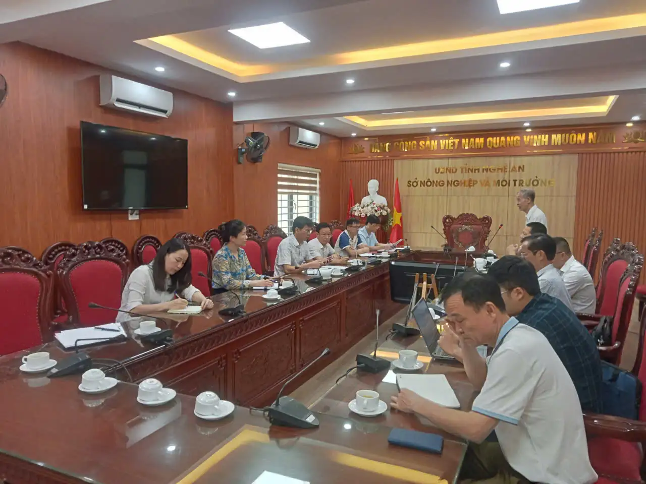 Làm việc với Chương trình Phát triển Liên Hợp Quốc (UNDP/GEF SGP)