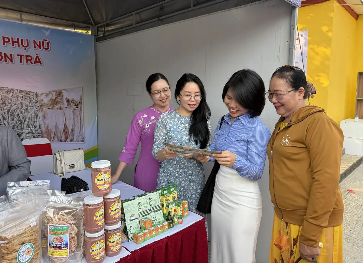 Sản vật miền núi Trà Leng, Hiệp Đức hút khách tại Lễ hội Cầu ngư biển Đà Nẵng