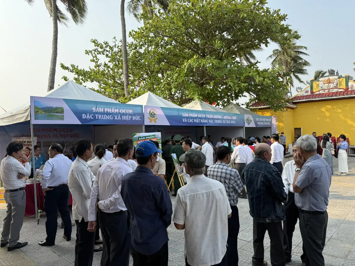 Sản vật miền núi Trà Leng, Hiệp Đức hút khách tại Lễ hội Cầu ngư biển Đà Nẵng