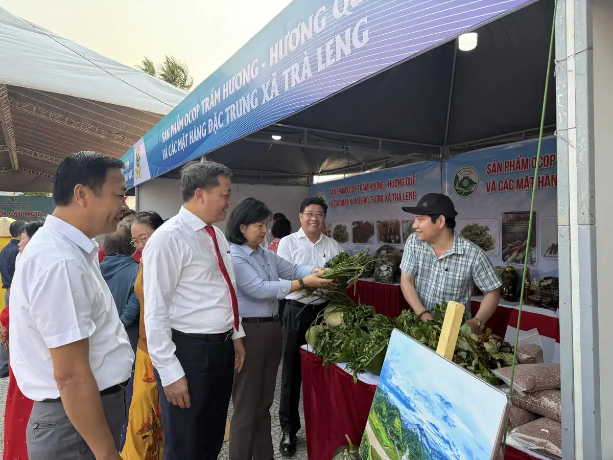 Sản vật miền núi Trà Leng, Hiệp Đức hút khách tại Lễ hội Cầu ngư biển Đà Nẵng