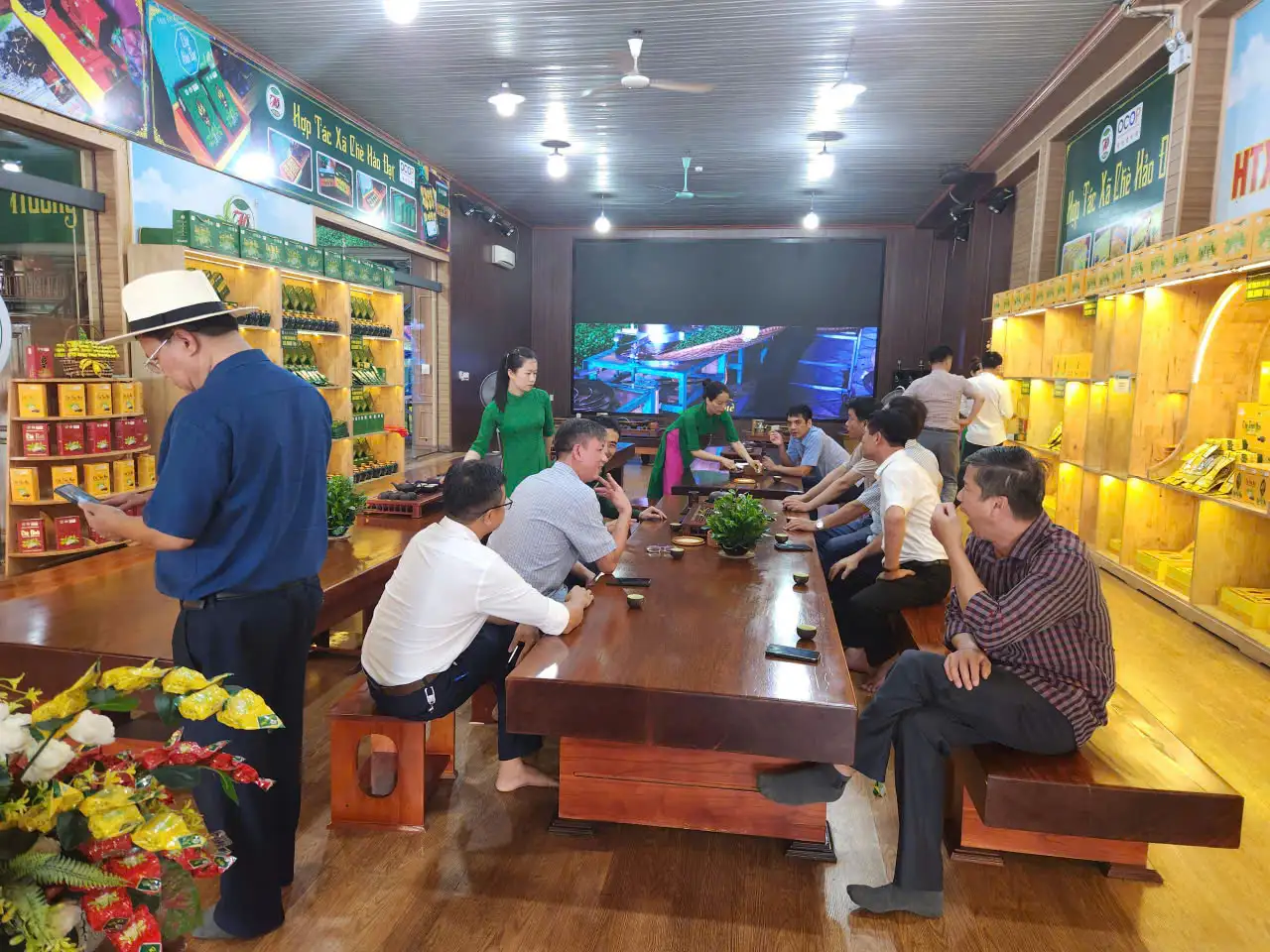 Tổ chức đoàn học tập, trao đổi kinh nghiệm về thực hiện Chương trình mục tiêu quốc gia xây dựng nông thôn mới