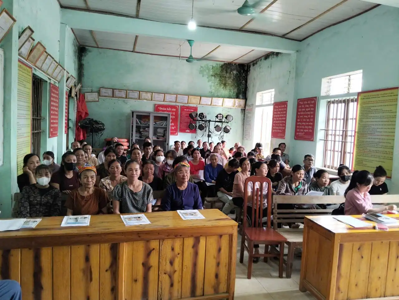 Tập huấn kỹ thuật chăn nuôi gà địa phương thương phẩm