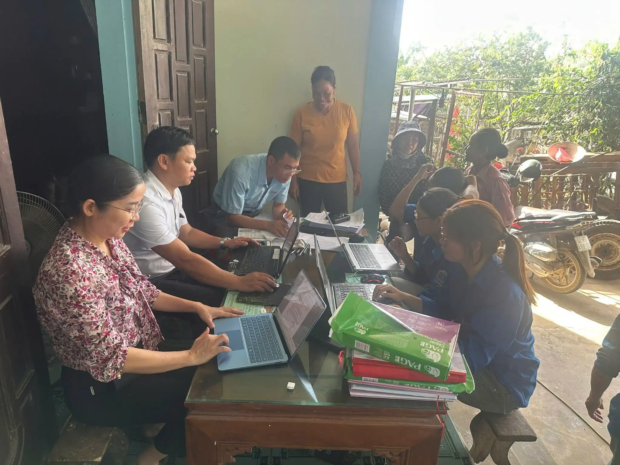 Đẩy mạnh thực hiện chuyển đổi số, phục vụ người dân, từng bước đưa tiện ích đến với Nhân dân