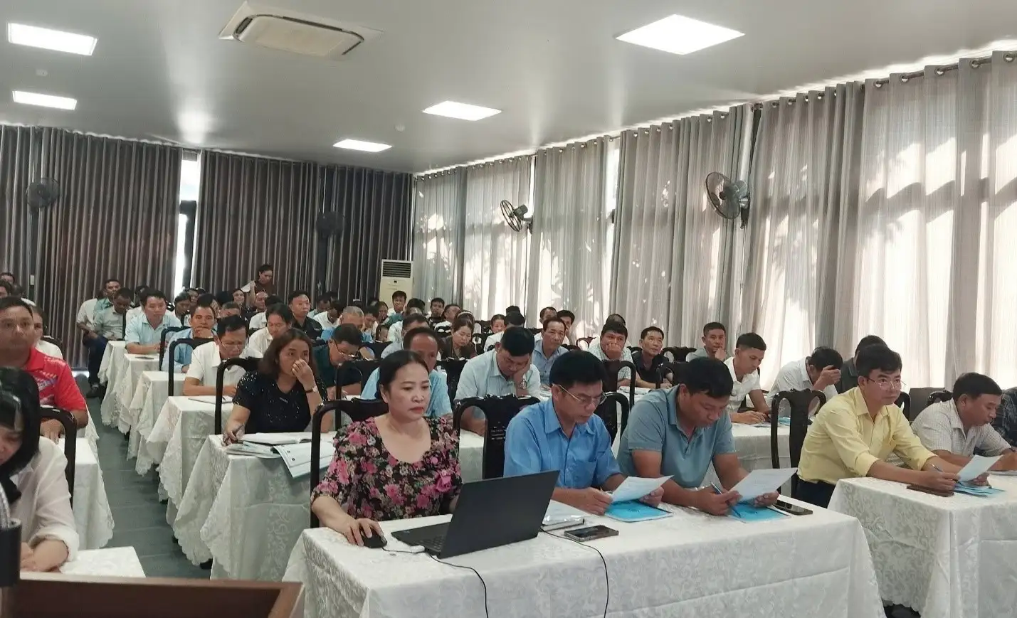 Công tác tập huấn cho cán bộ cấp sơ sở đóng vai trò quan trọng trong việc phổ biến, triển khai các nội dung của Chương trình Mục tiêu quốc gia giai đoạn 2026-2035 tại tỉnh Nghệ An
